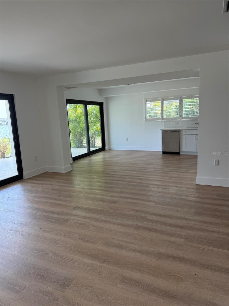105 AUGUSTA AVENUE — photo 7 of 54