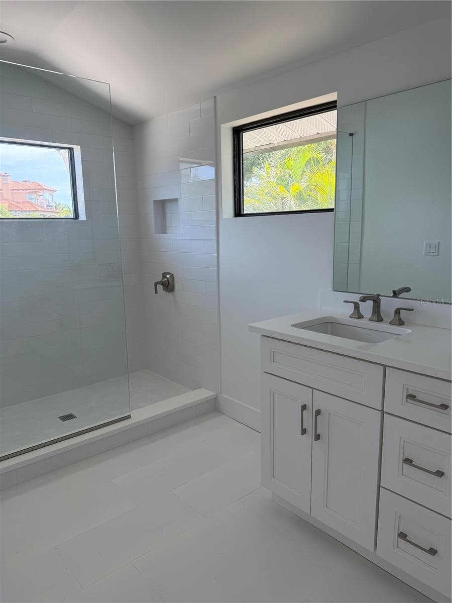 105 AUGUSTA AVENUE — photo 18 of 54