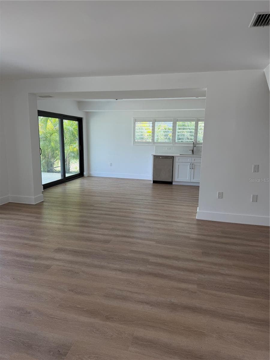 105 AUGUSTA AVENUE — photo 27 of 54
