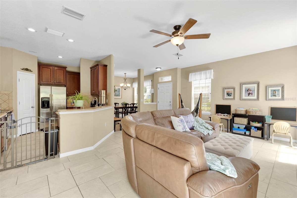 8453 SHALLOW CREEK COURT — photo 10 of 51