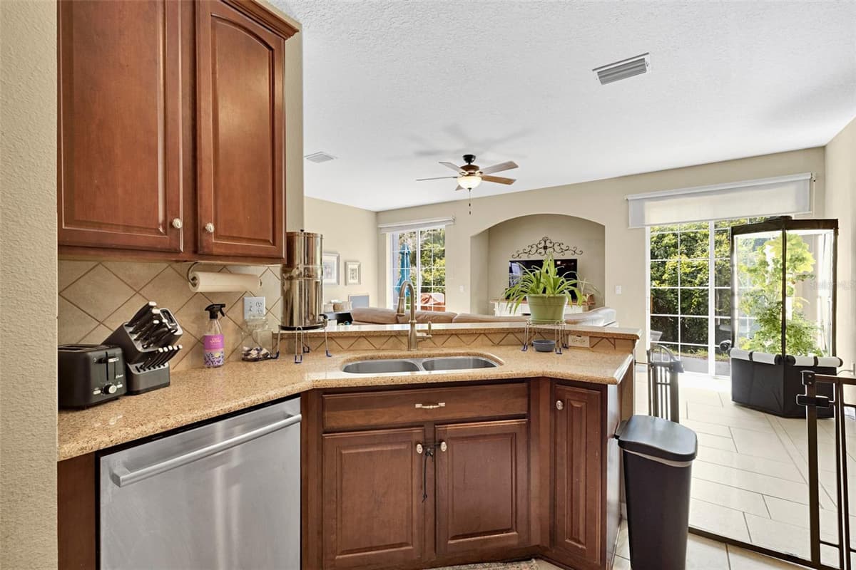 8453 SHALLOW CREEK COURT — photo 12 of 51