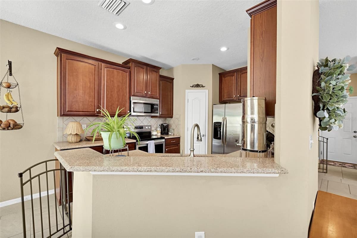 8453 SHALLOW CREEK COURT — photo 15 of 51