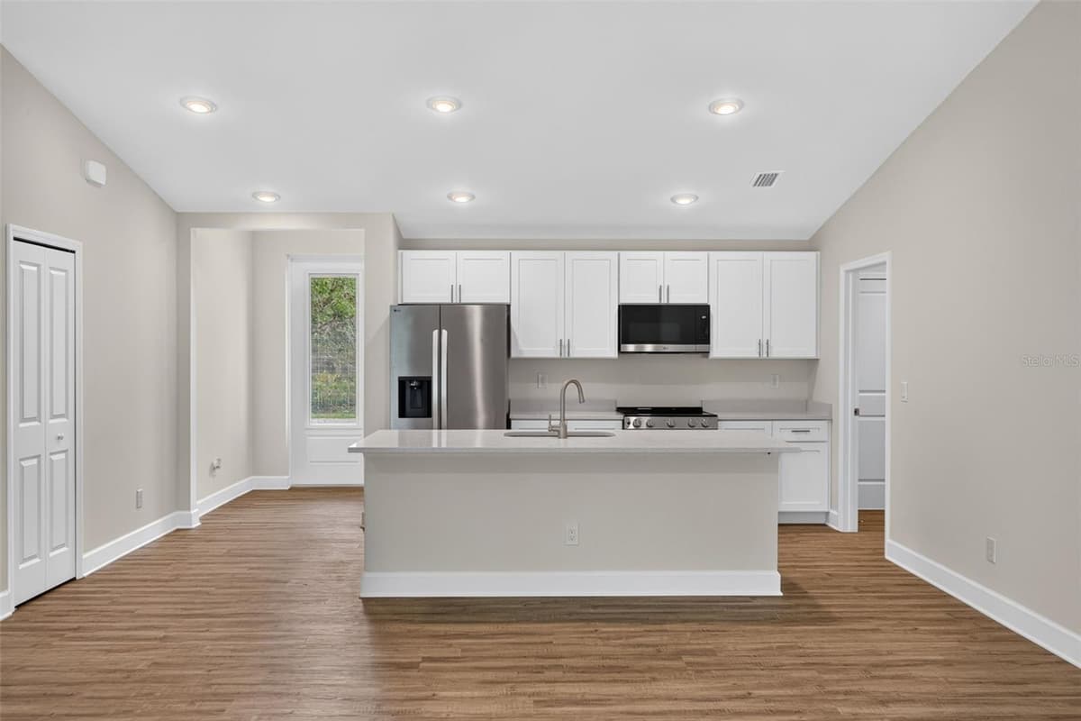 23485 BRANCH AVENUE — photo 8 of 27