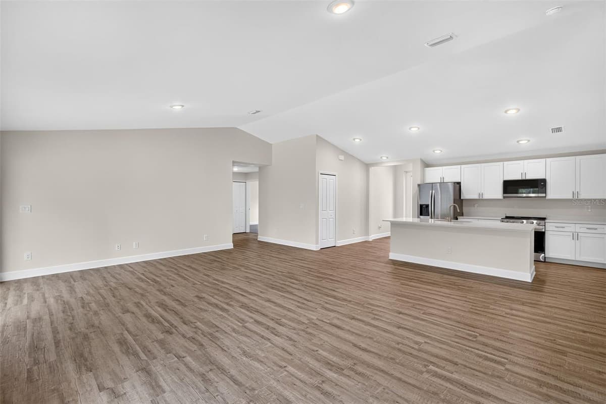 23485 BRANCH AVENUE — photo 5 of 27