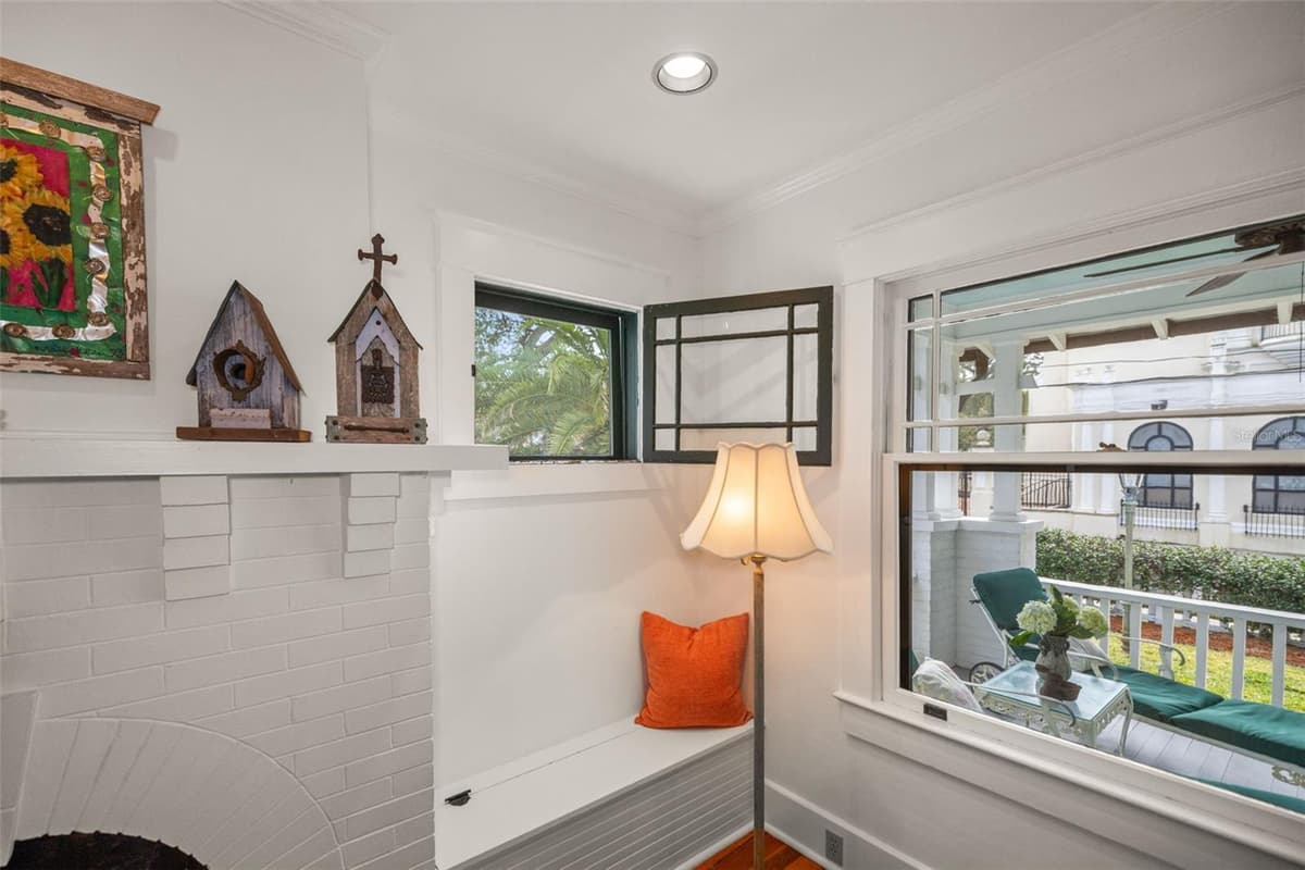 458 SCOTLAND STREET — photo 12 of 91