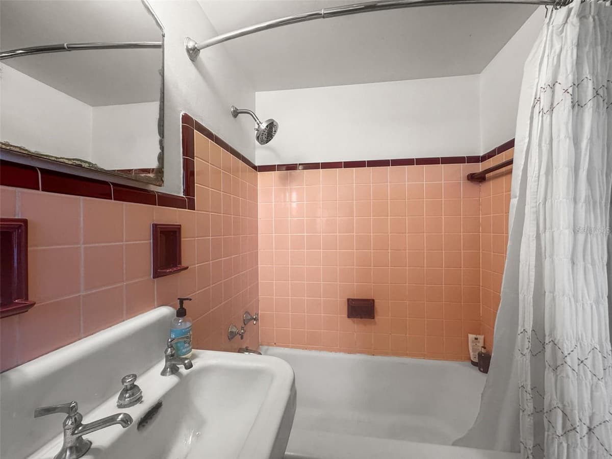 458 SCOTLAND STREET — photo 38 of 91