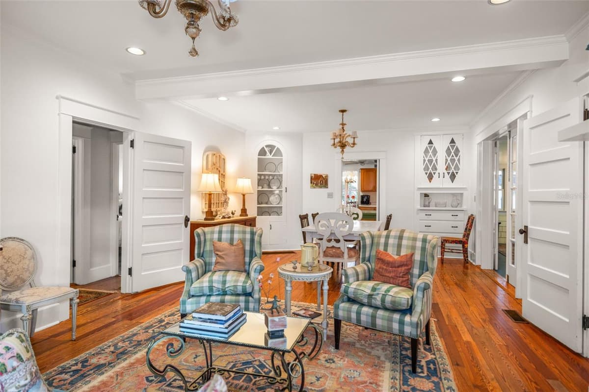 458 SCOTLAND STREET — photo 8 of 91