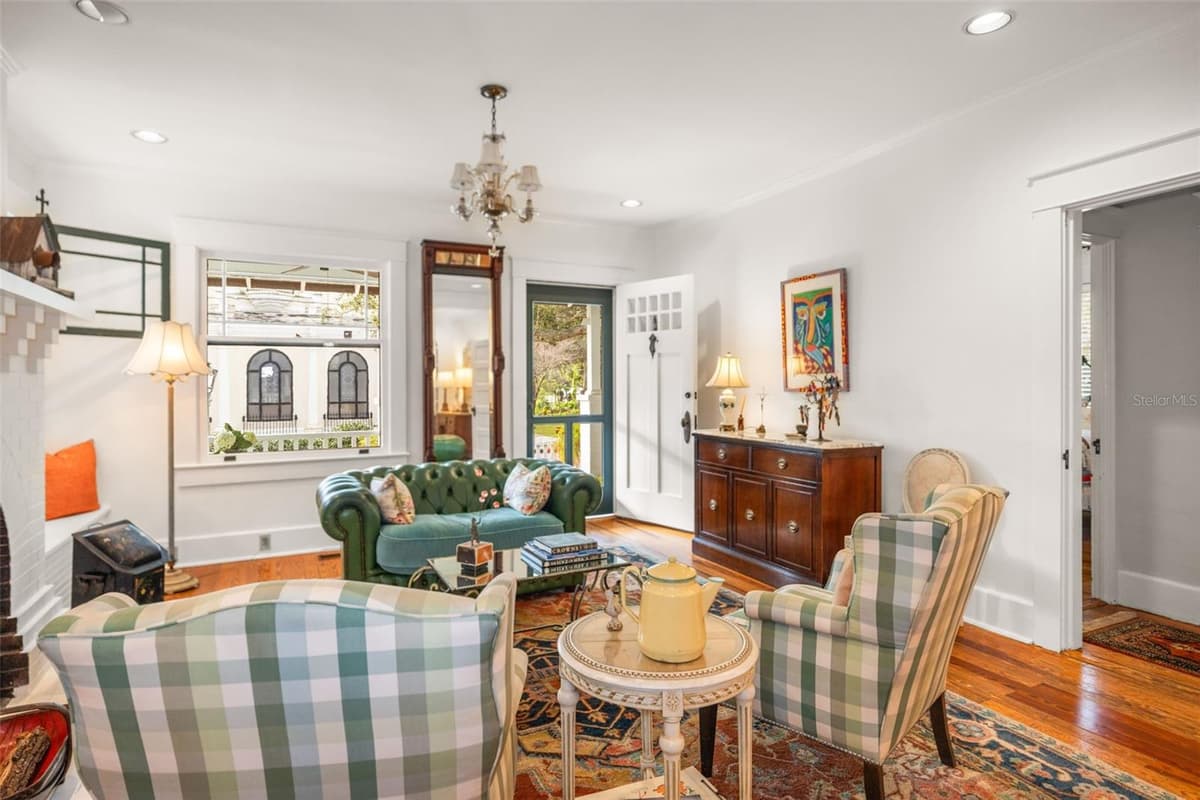 458 SCOTLAND STREET — photo 9 of 91