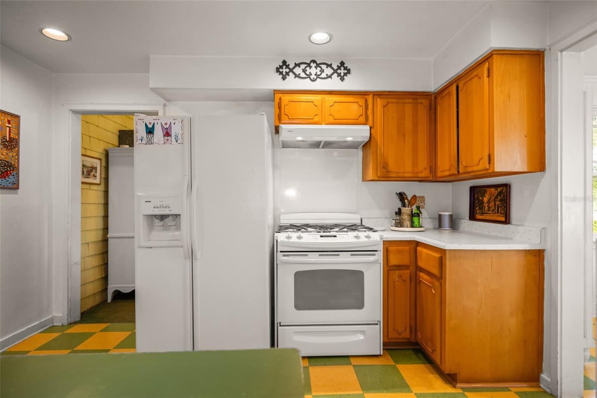 458 SCOTLAND STREET — photo 17 of 91