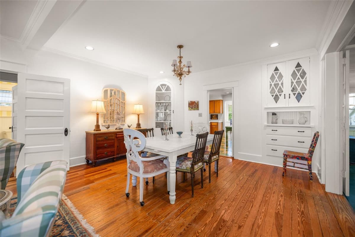 458 SCOTLAND STREET — photo 23 of 91