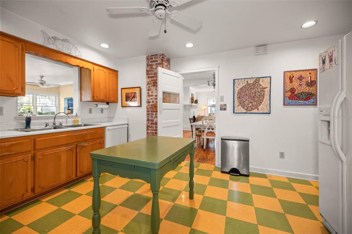 458 SCOTLAND STREET — photo 15 of 91