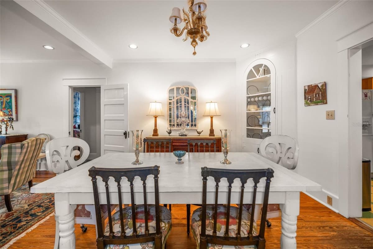 458 SCOTLAND STREET — photo 10 of 91