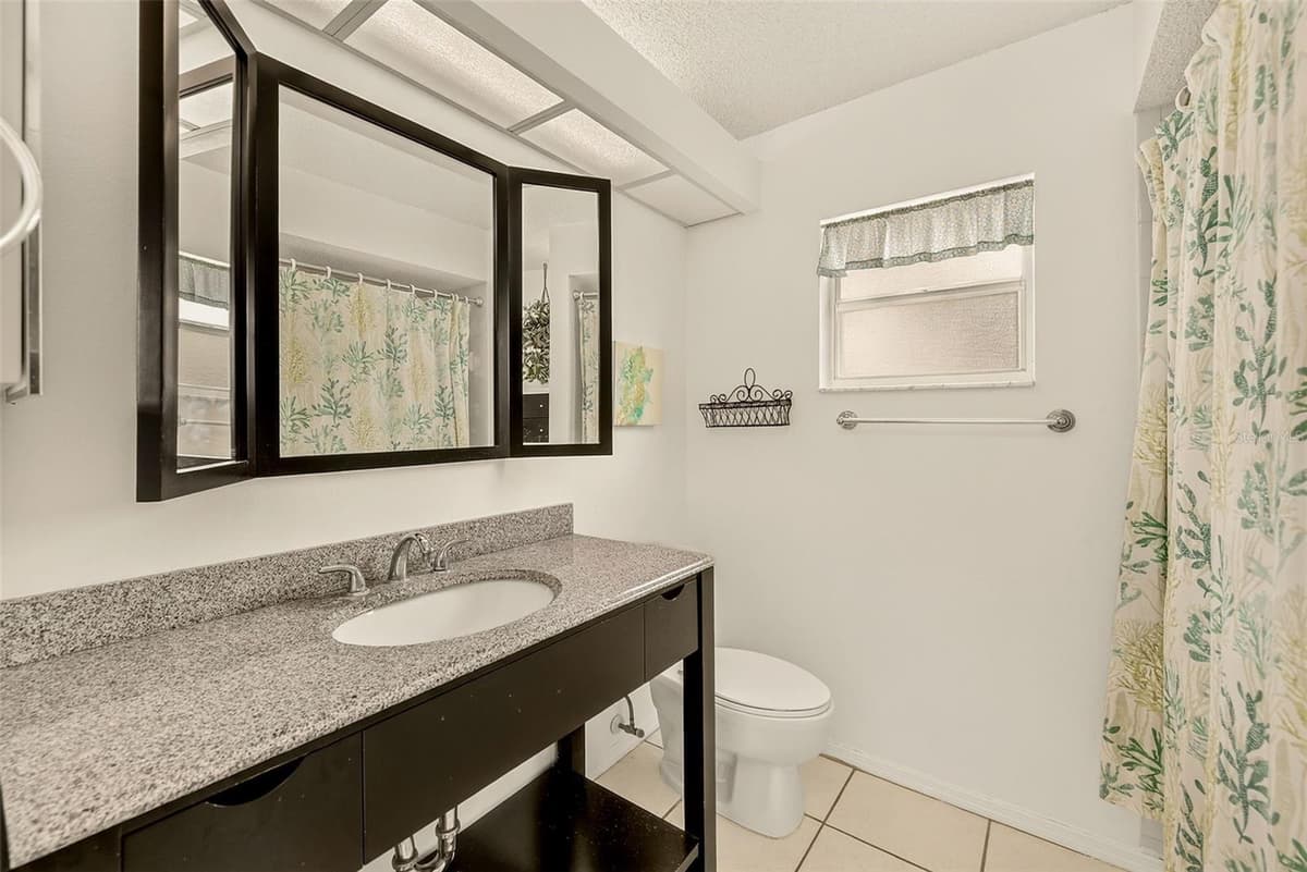 10529 AYR COURT — photo 25 of 40