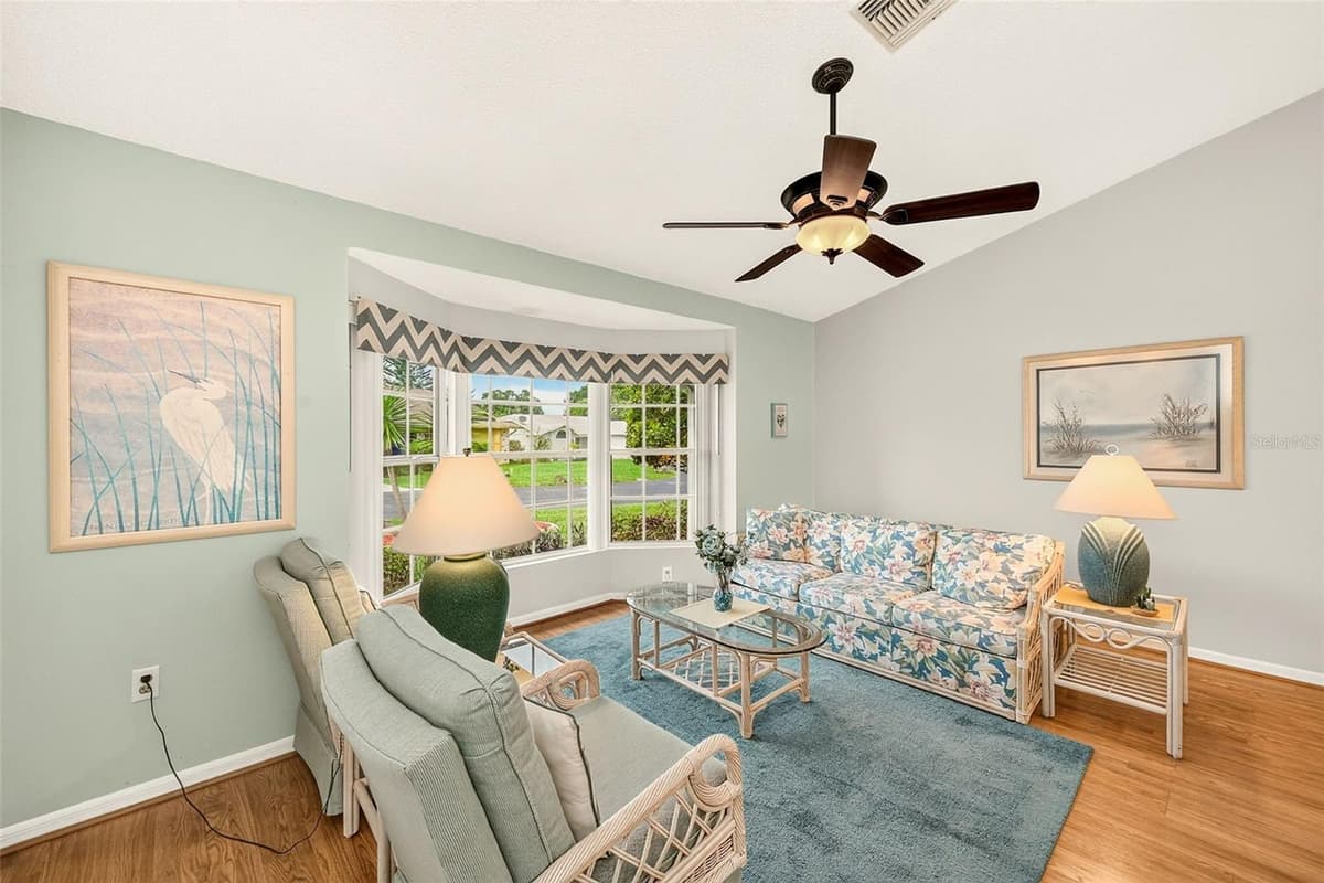 10529 AYR COURT — photo 14 of 40