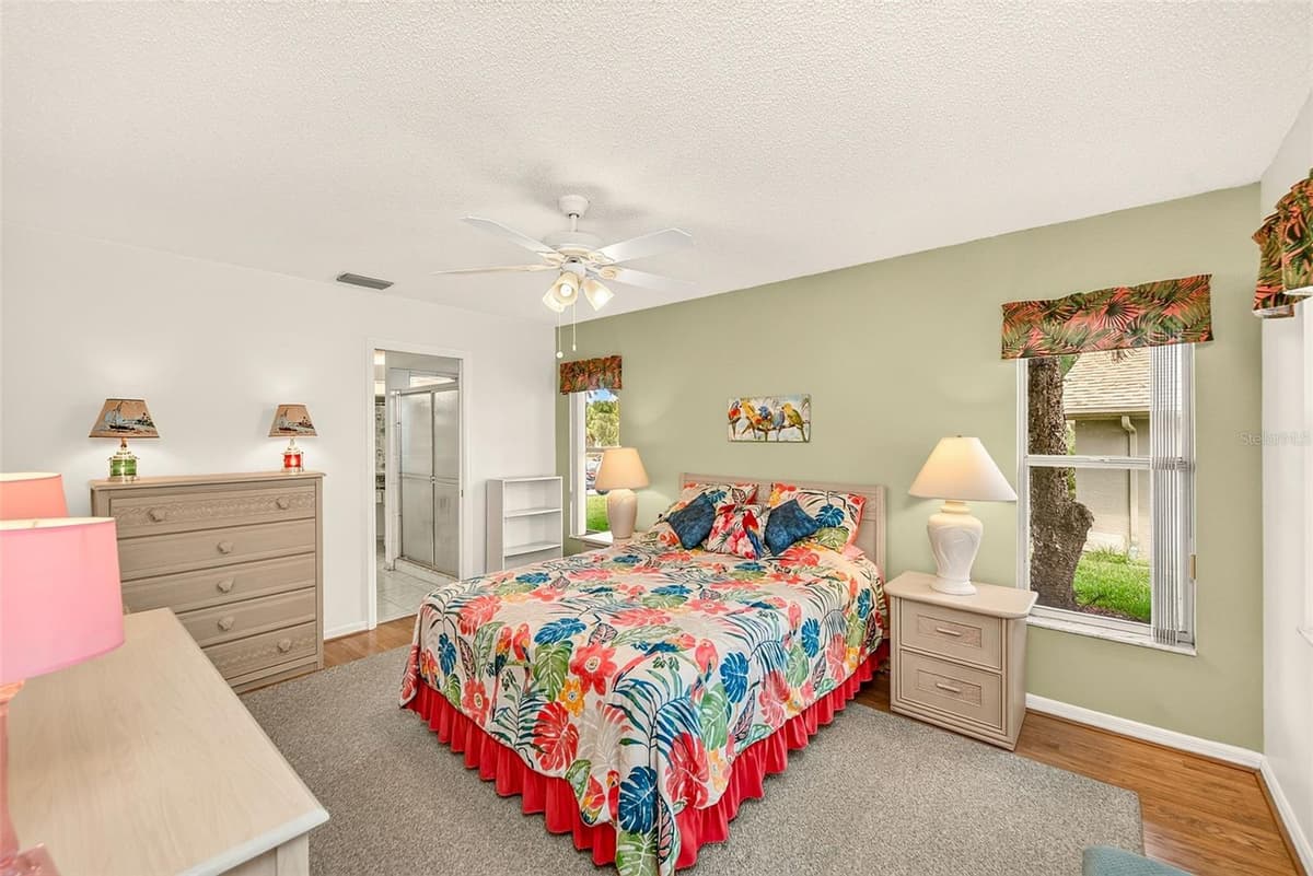 10529 AYR COURT — photo 18 of 40