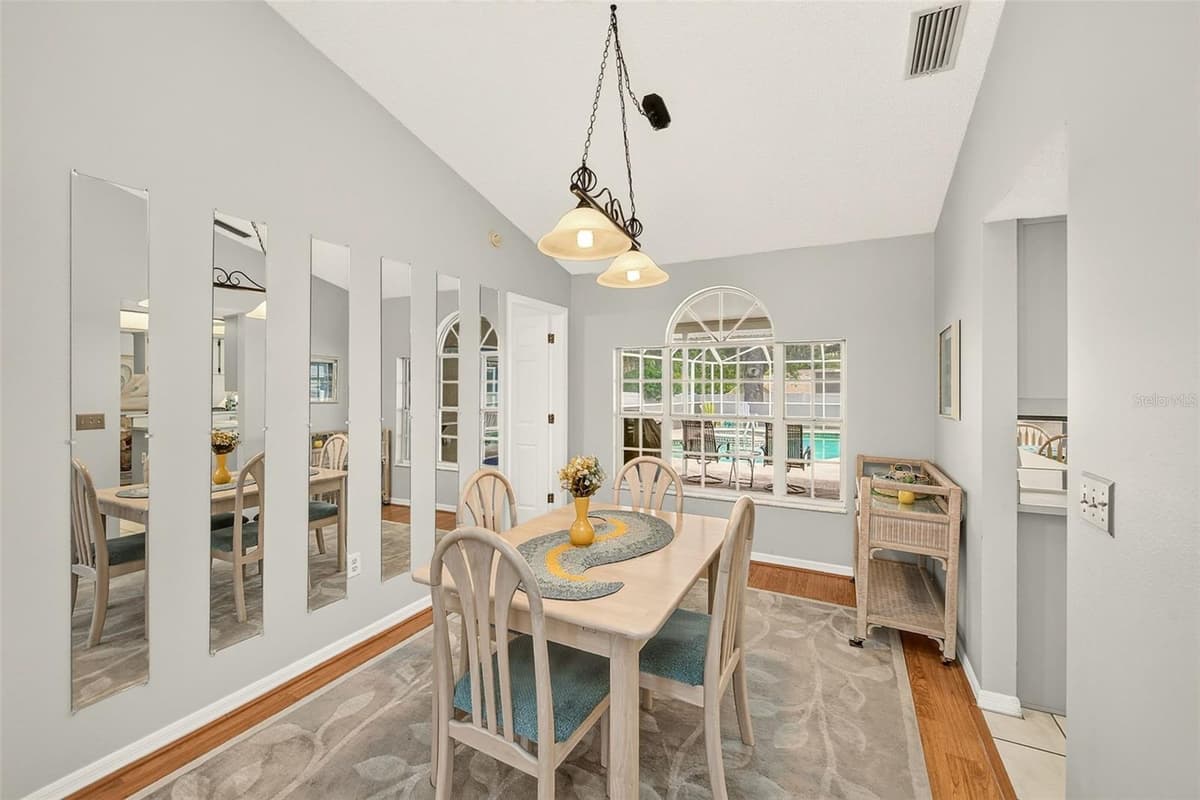10529 AYR COURT — photo 16 of 40