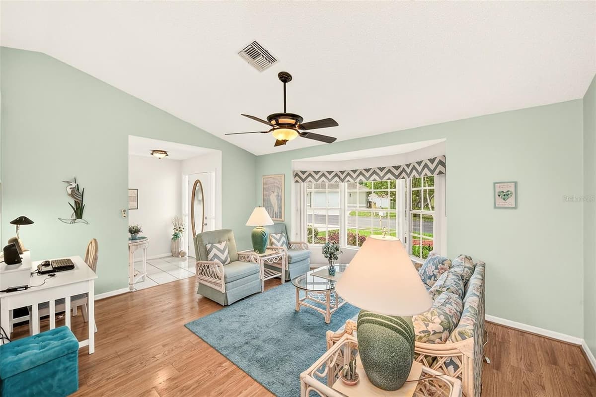10529 AYR COURT — photo 13 of 40
