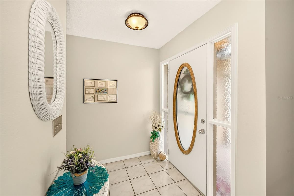 10529 AYR COURT — photo 6 of 40