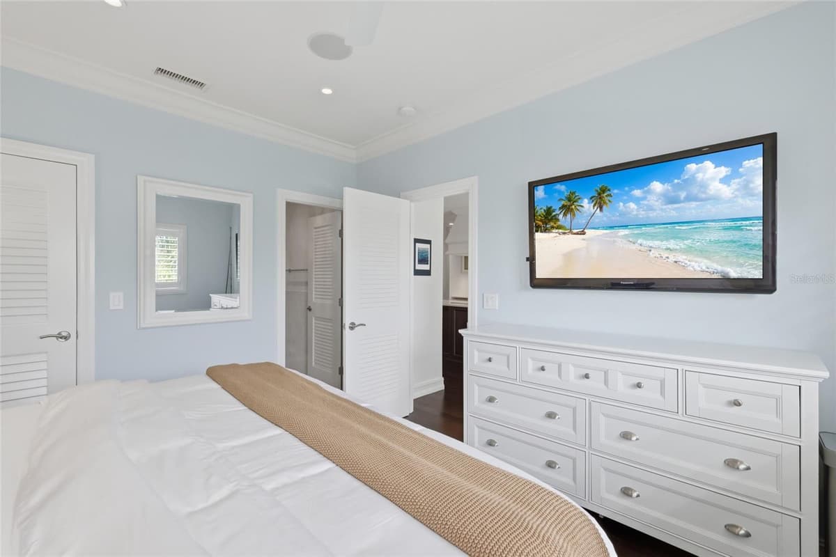 7001 GULF OF MEXICO DRIVE — photo 22 of 55