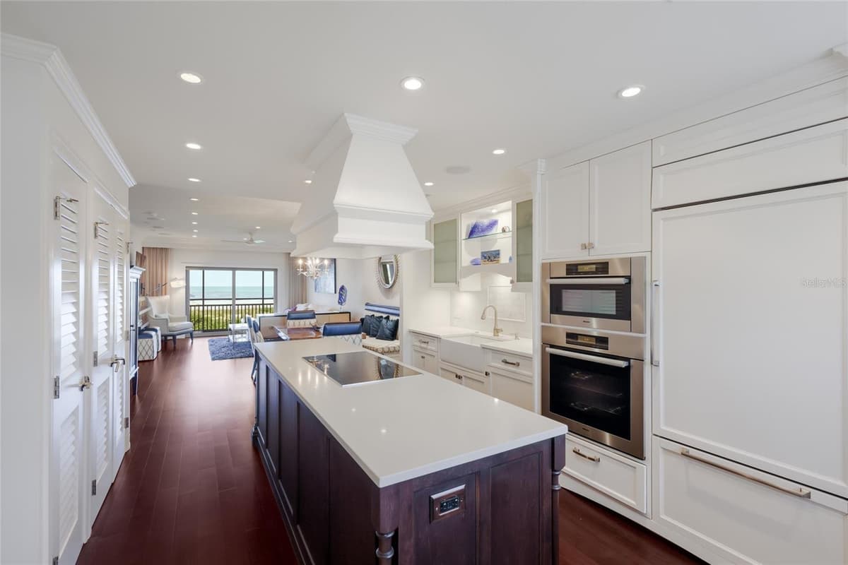 7001 GULF OF MEXICO DRIVE — photo 11 of 55