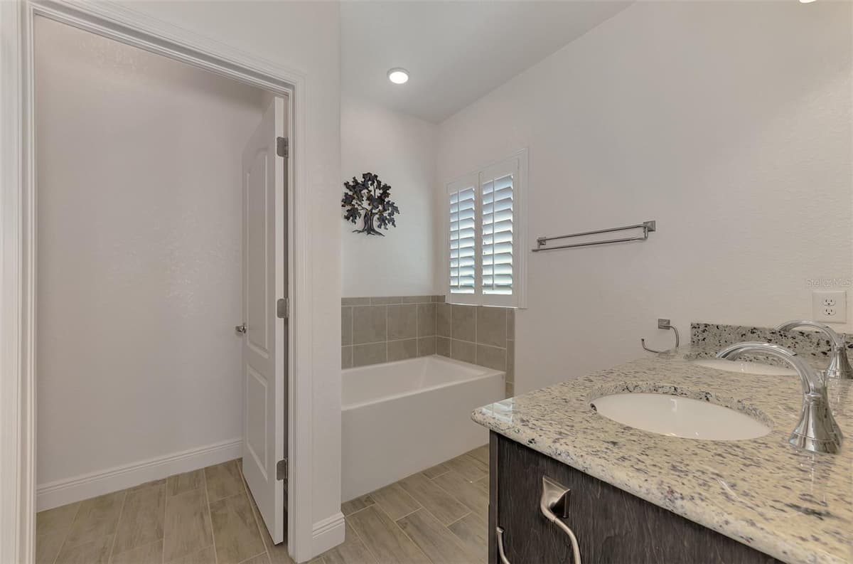 2705 LAMKIN ROAD — photo 38 of 79