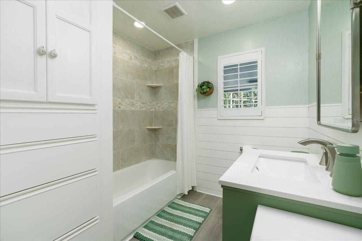 301 PINE STREET — photo 17 of 52