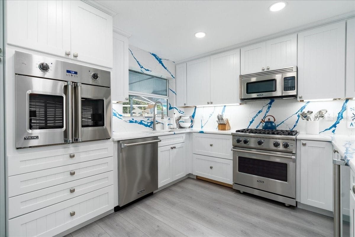 301 PINE STREET — photo 8 of 52