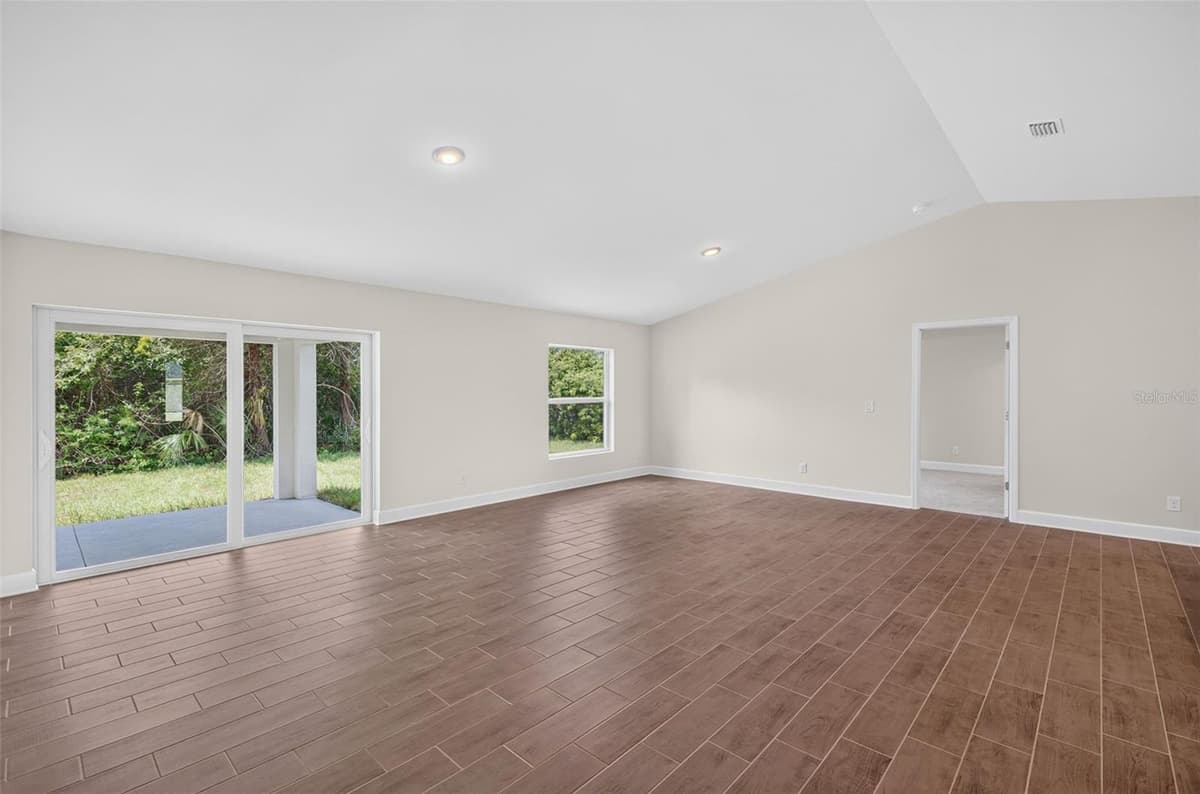 23175 WILKINSON AVENUE — photo 9 of 31