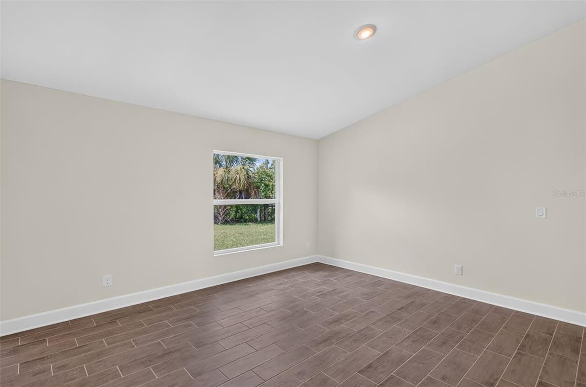 23175 WILKINSON AVENUE — photo 7 of 31
