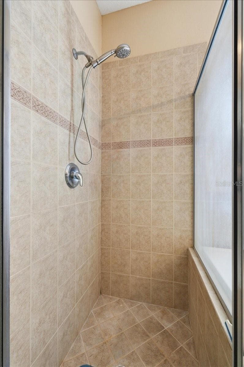 268 OAK LANDING LANE — photo 23 of 60