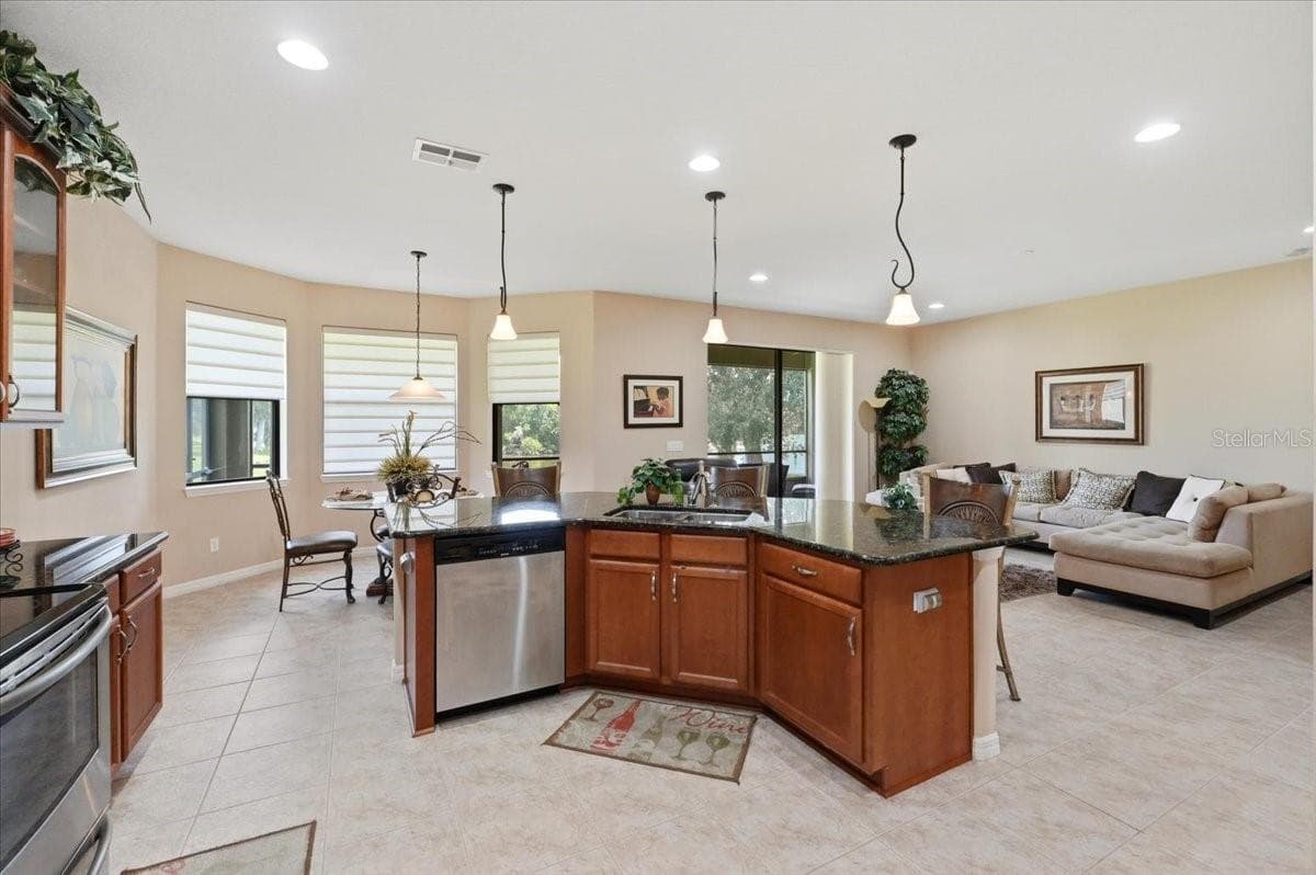 268 OAK LANDING LANE — photo 14 of 60