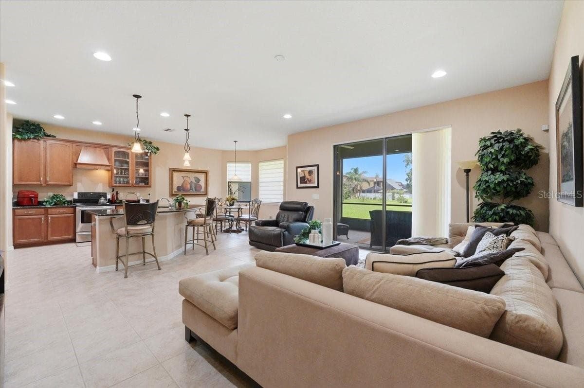 268 OAK LANDING LANE — photo 11 of 60