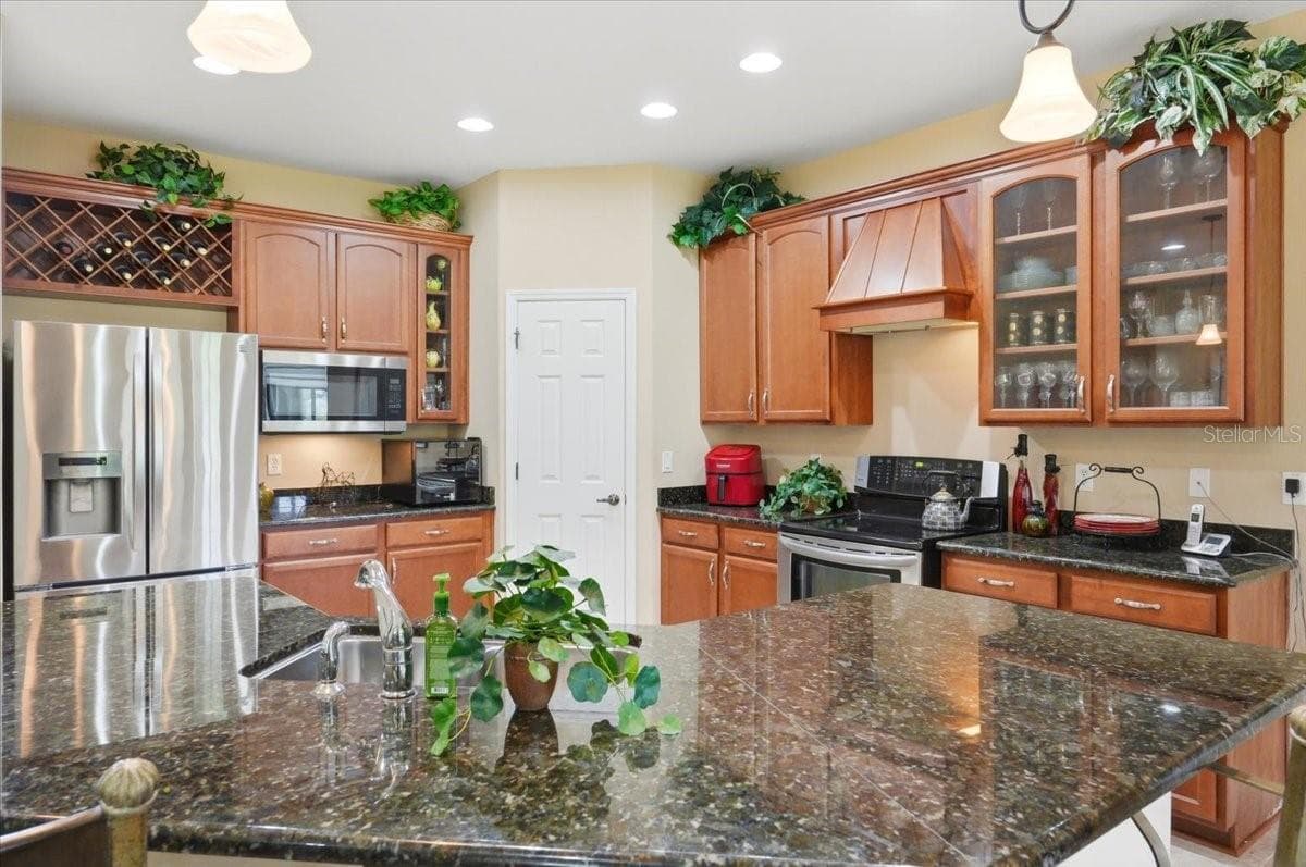 268 OAK LANDING LANE — photo 12 of 60