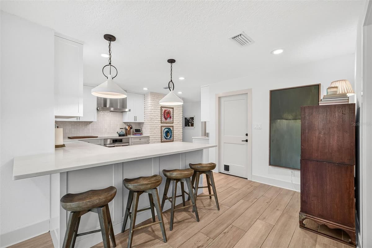 1460 LYNDALE BOULEVARD — photo 14 of 45