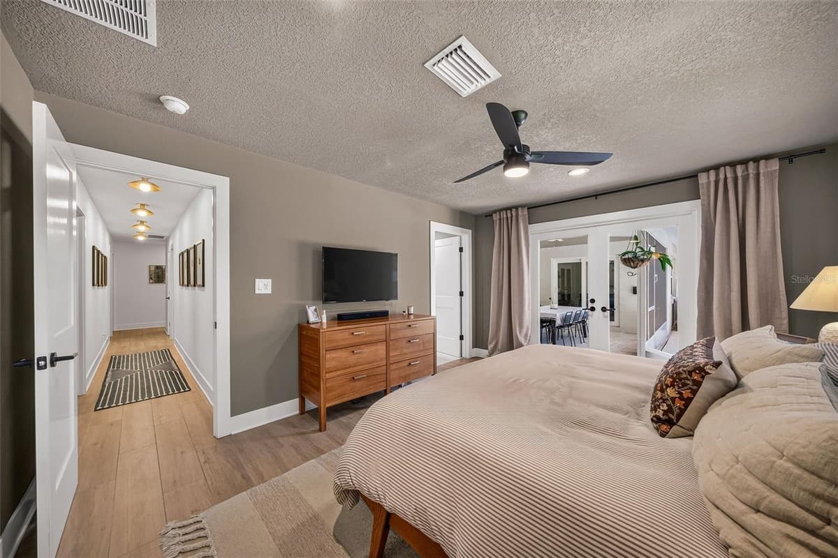 1460 LYNDALE BOULEVARD — photo 30 of 45
