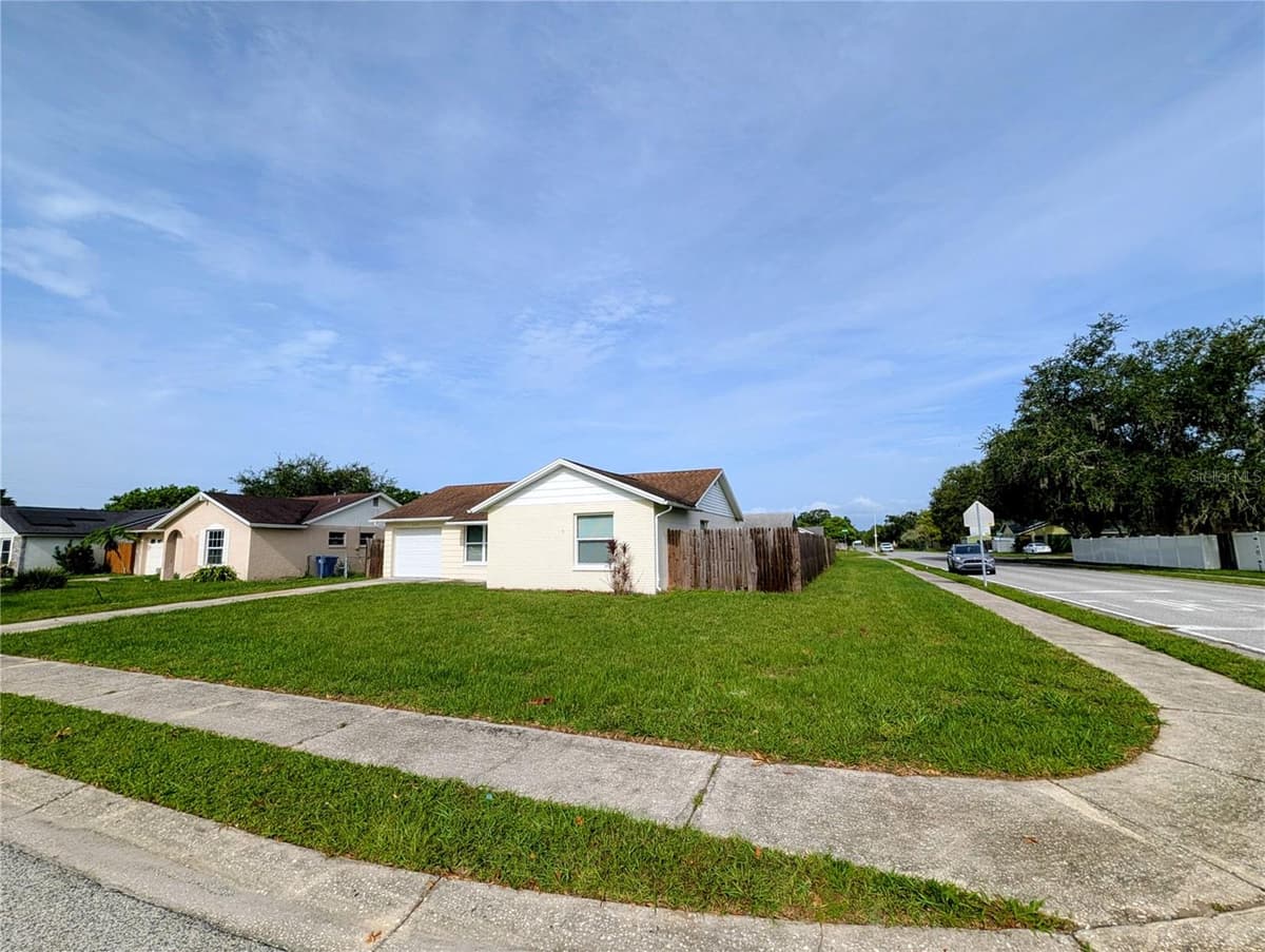 3153 LODI DRIVE — photo 2 of 39