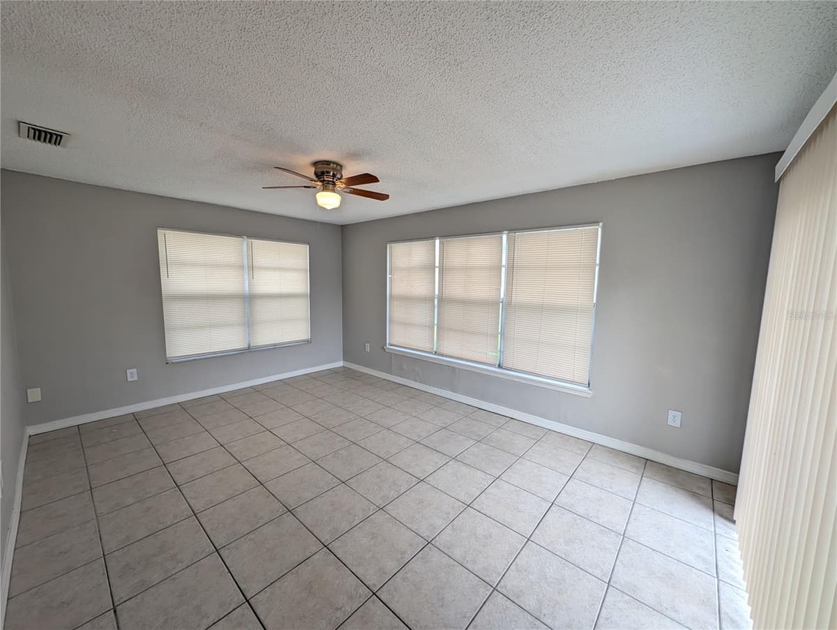 3153 LODI DRIVE — photo 11 of 39