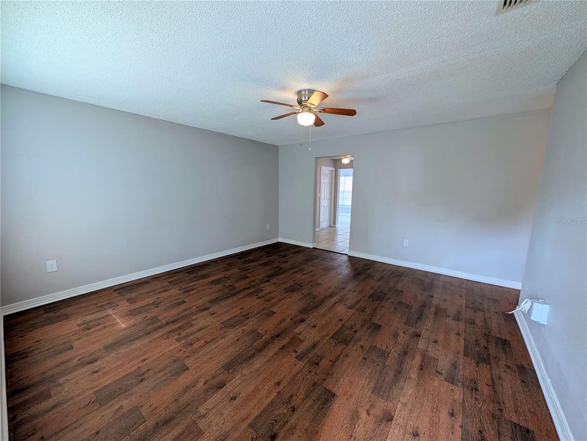 3153 LODI DRIVE — photo 4 of 39