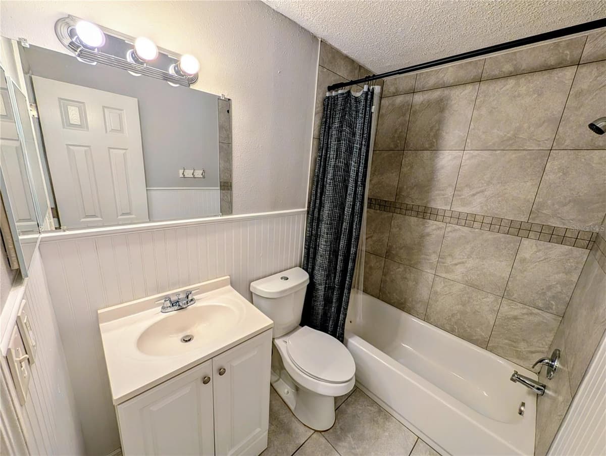 3153 LODI DRIVE — photo 15 of 39