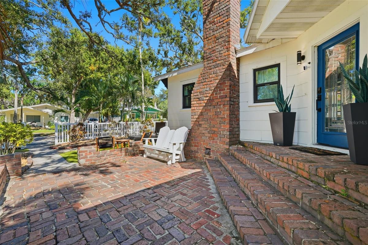 517 AVERY AVENUE — photo 40 of 50