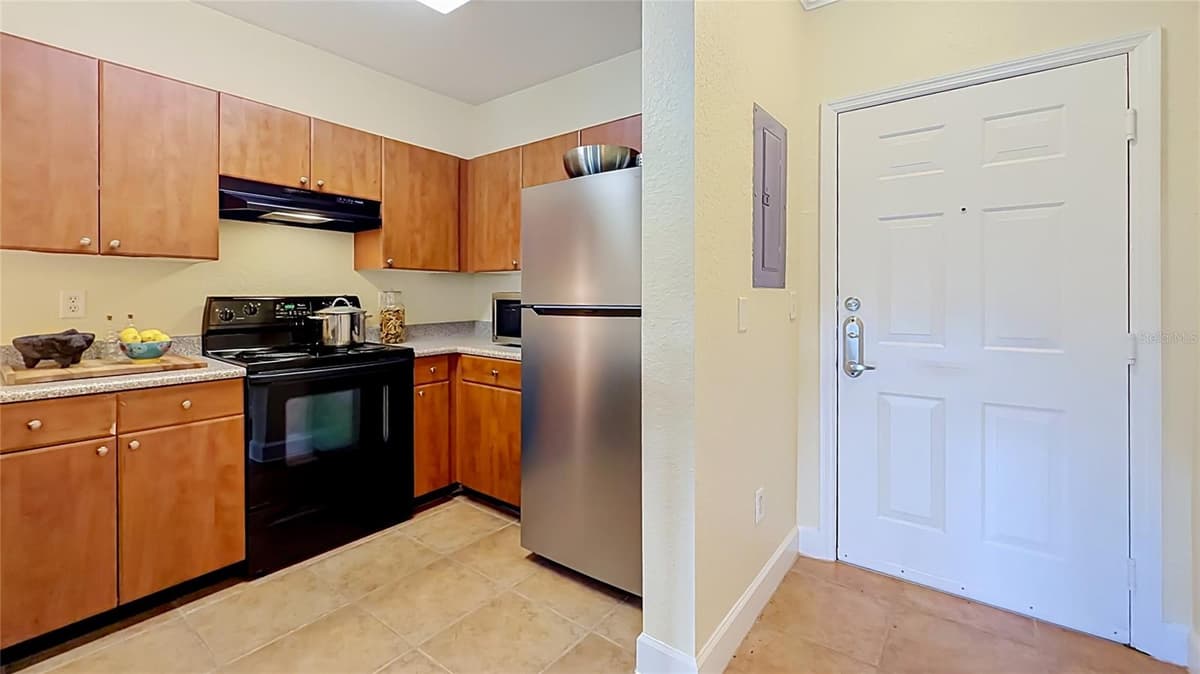 202 SOUTH STREET — photo 3 of 35