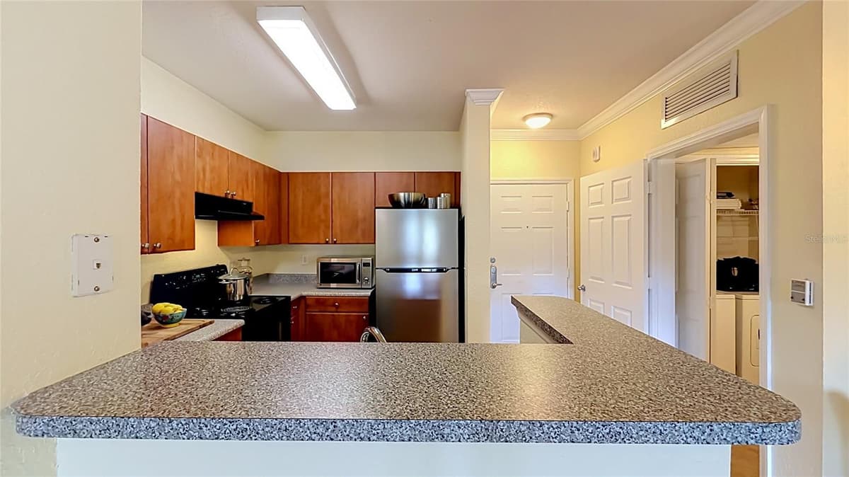 202 SOUTH STREET — photo 7 of 35
