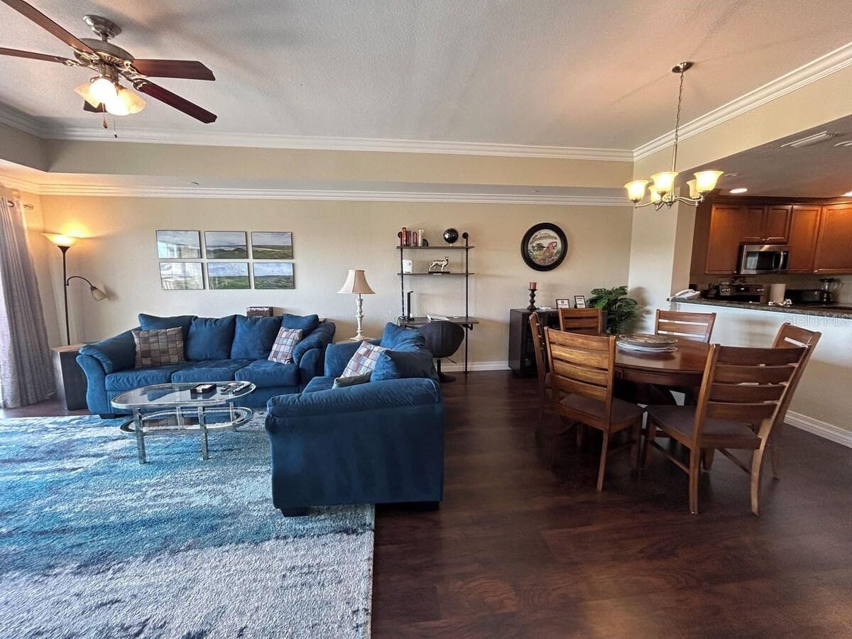 7604 CABANA CT — photo 10 of 35
