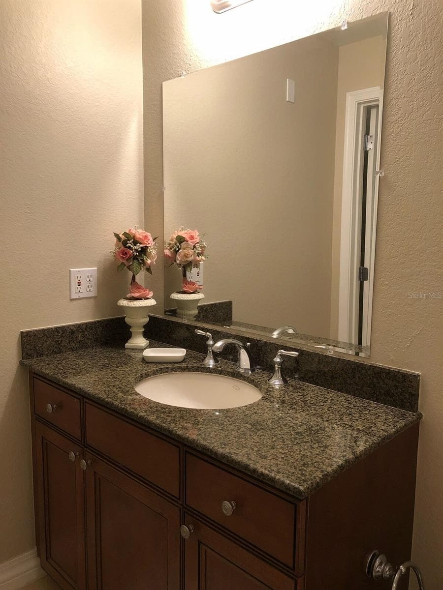 7604 CABANA CT — photo 15 of 35