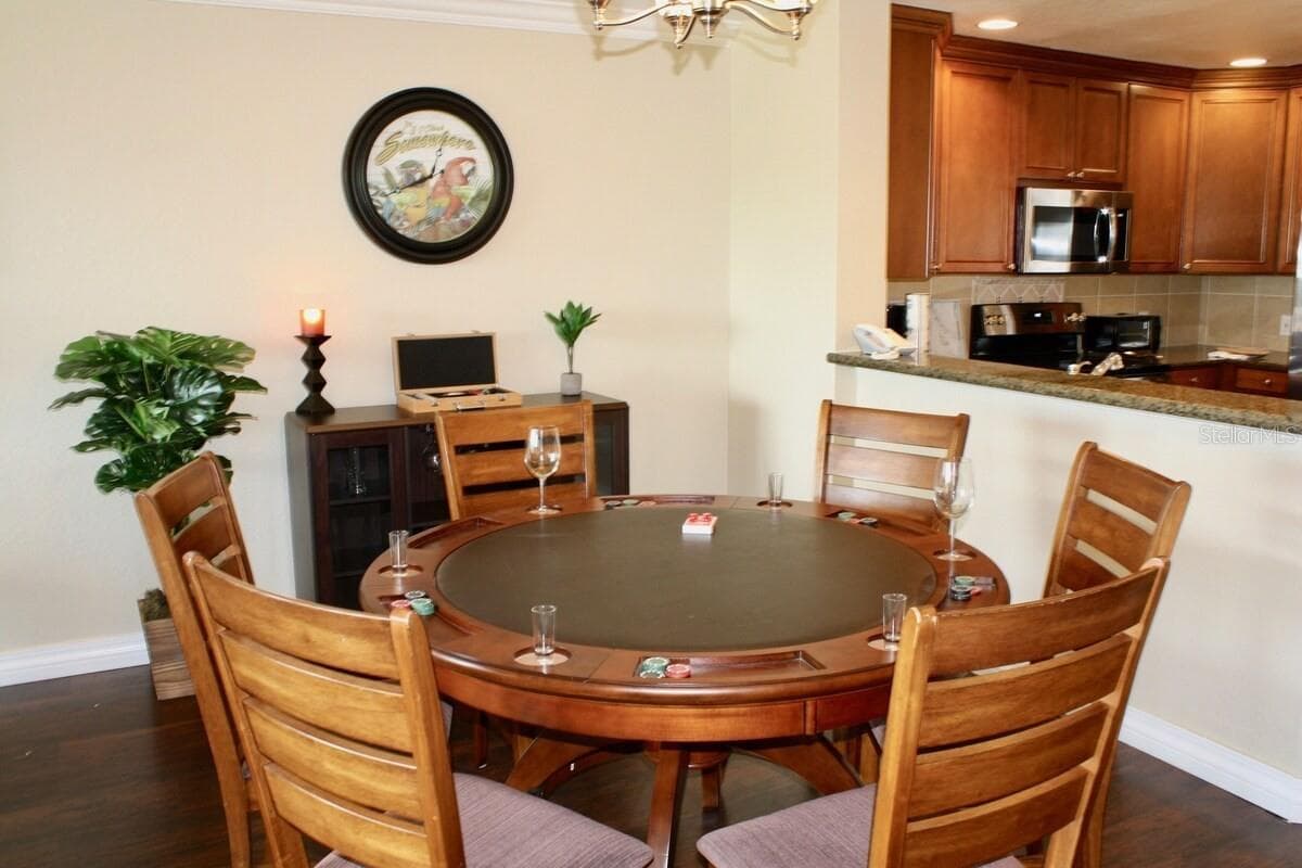 7604 CABANA CT — photo 8 of 35