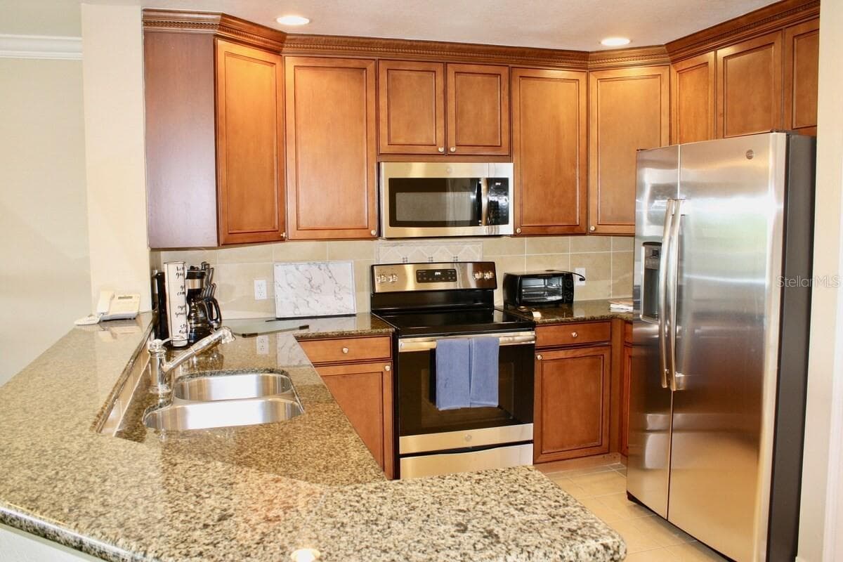 7604 CABANA CT — photo 2 of 35