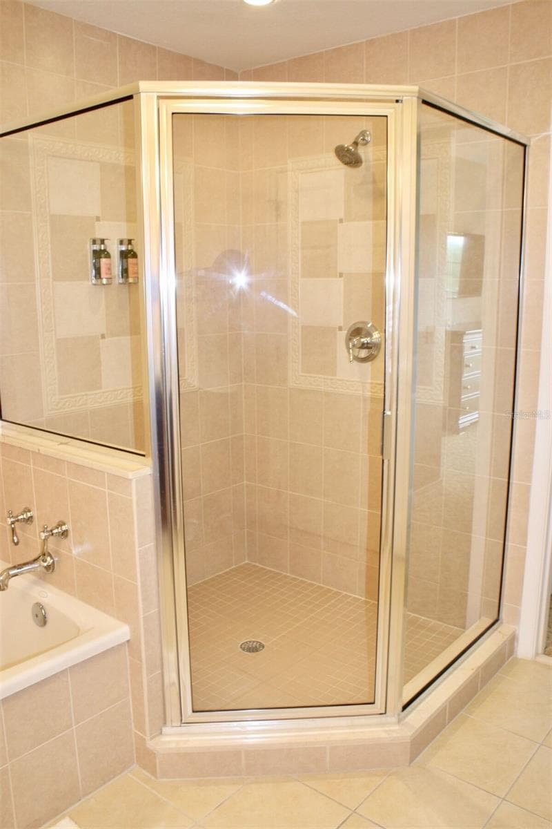 7604 CABANA CT — photo 13 of 35