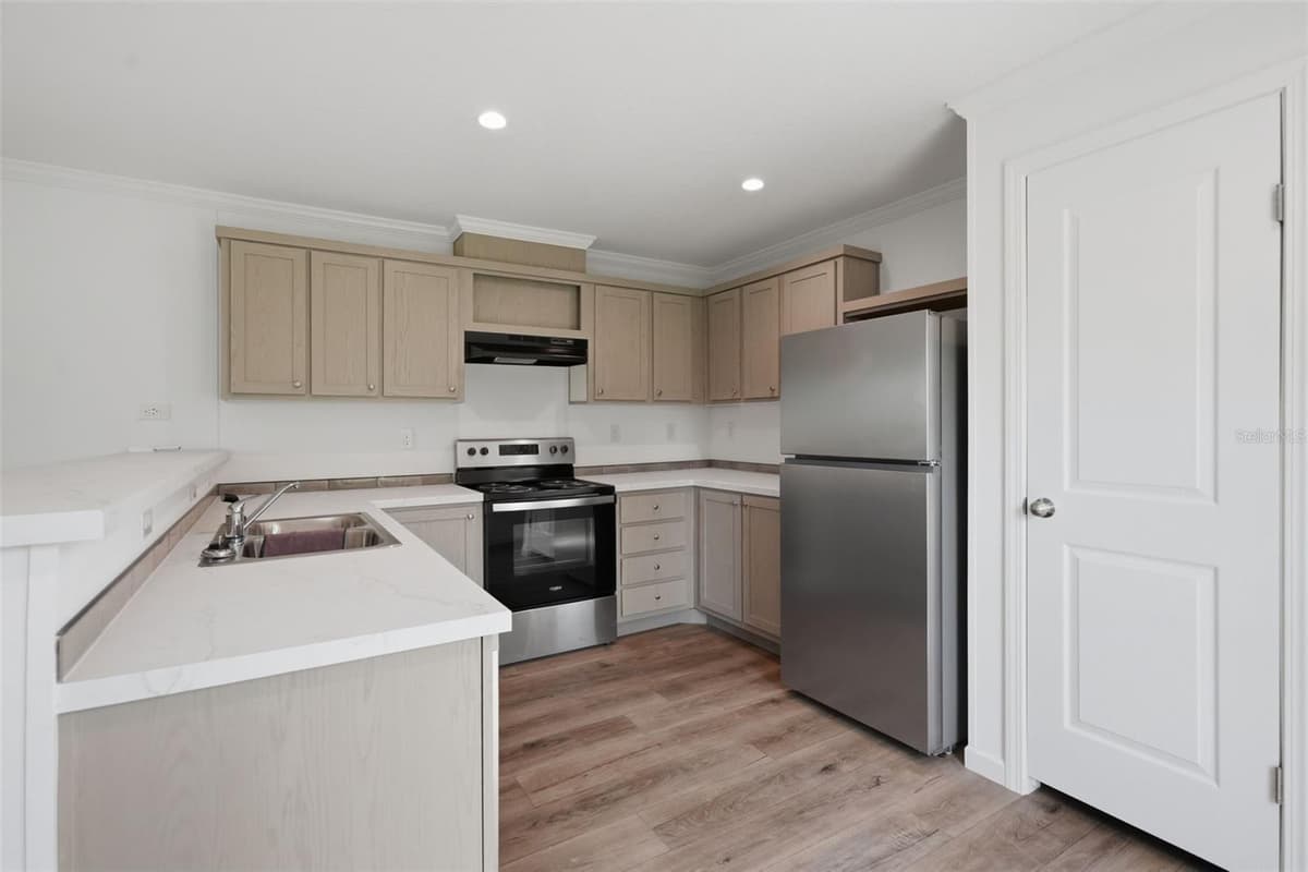 4251 HAWAII LANE — photo 5 of 17