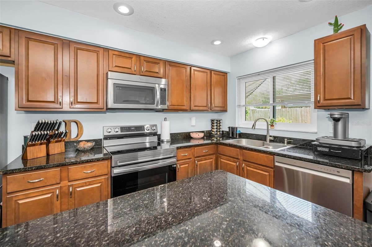 1760 ORANGESIDE ROAD — photo 6 of 36
