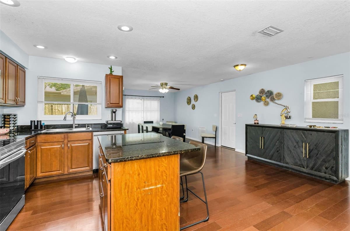 1760 ORANGESIDE ROAD — photo 9 of 36